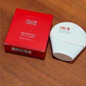 SK-II GenOptics Airy UV Cream SPF50+ - White